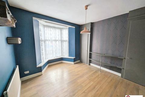 3 bedroom terraced house for sale, Leonard Street, Neath, Neath Port Talbot. SA11 3HW