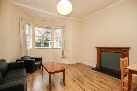 2 bedroom apartment to rent, Wilberforce Road, London N4