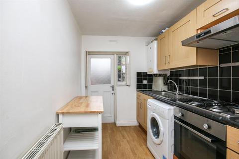 2 bedroom apartment to rent, Wilberforce Road, London N4