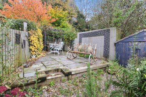 2 bedroom terraced house to rent, Coalport Road, Madeley