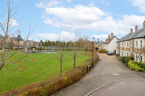 4 bedroom terraced house for sale, Nightingale Way, Fairfield SG5 4FN