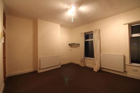 2 bedroom terraced house to rent, 49 Byron Street