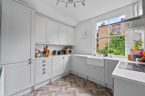 3 bedroom flat for sale, Carysfort Road, London, N16