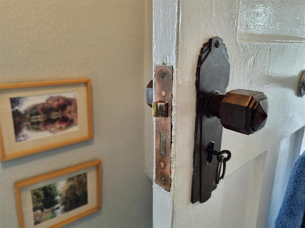 Door Handle.jpg