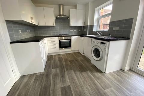 2 bedroom end of terrace house to rent, Little Parr Close, BRISTOL BS16