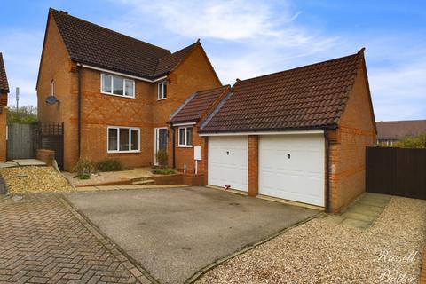 4 bedroom detached house for sale, Foxglove Close, Buckingham