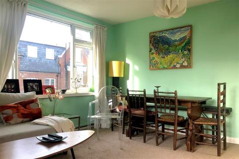 2 bedroom flat to rent, Winchester