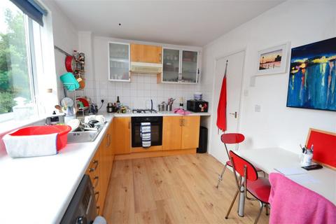 2 bedroom flat to rent, Winchester