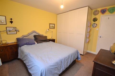 2 bedroom flat to rent, Winchester