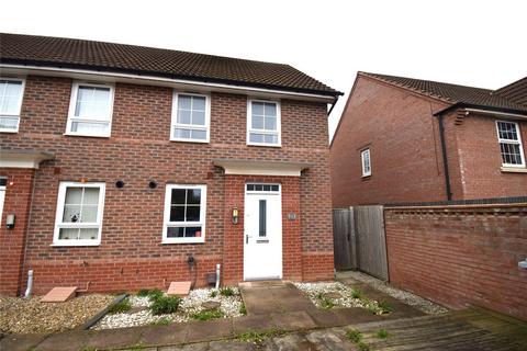 3 bedroom end of terrace house to rent, Wisdom Close, Fernwood, Newark, Nottinghamshire, NG24