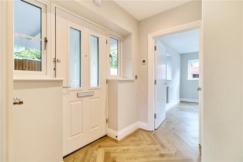 4 bedroom end of terrace house for sale, Beechcroft Close, Staines-upon-Thames, Surrey