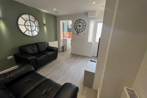 5 bedroom house share to rent, Watford Street