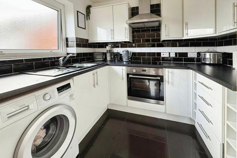 2 bedroom flat for sale, Fetherston Road, James Court Fetherston Road, SS17