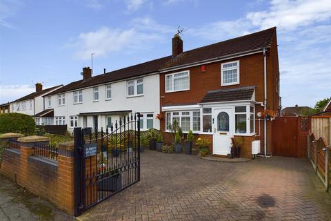 3 bedroom end of terrace house for sale, Wilkes Avenue, Hucclecote, Gloucester