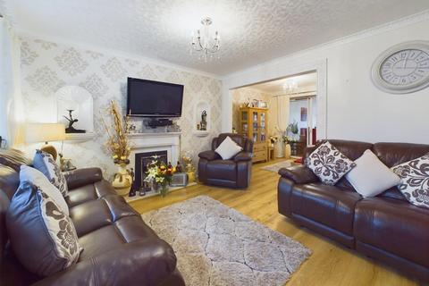 3 bedroom end of terrace house for sale, Wilkes Avenue, Hucclecote, Gloucester