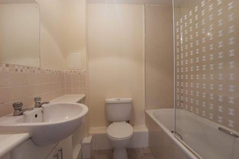 2 bedroom flat to rent, Tullis Gardens, Bridgeton, Glasgow, G40