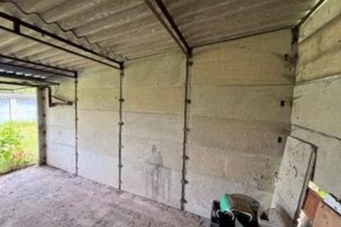 Garage for sale, Green Close, Stone