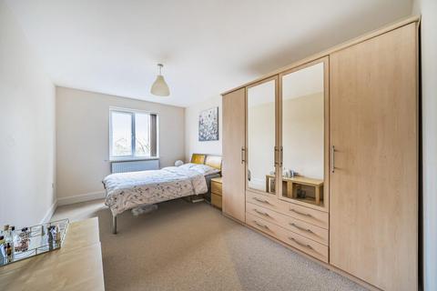 2 bedroom flat for sale, Elmers end road, Beckenham