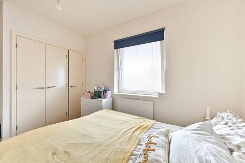 1 bedroom flat to rent, Hillside, Harlesden, London, NW10