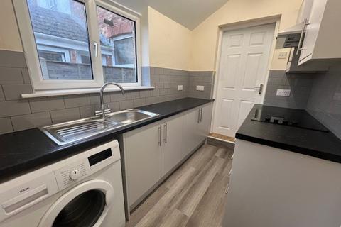 2 bedroom terraced house to rent, Victoria Avenue, New Bilton, Rugby, CV21