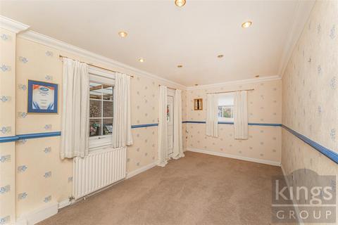 3 bedroom terraced house for sale, The Maples, Harlow