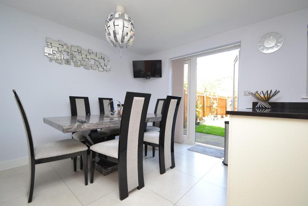 Dining Area.JPG