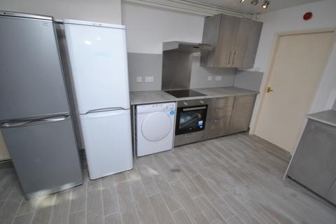 4 bedroom semi-detached house to rent, Mettham Street, Nottingham NG7