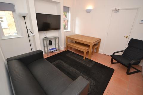 4 bedroom semi-detached house to rent, Mettham Street, Nottingham NG7