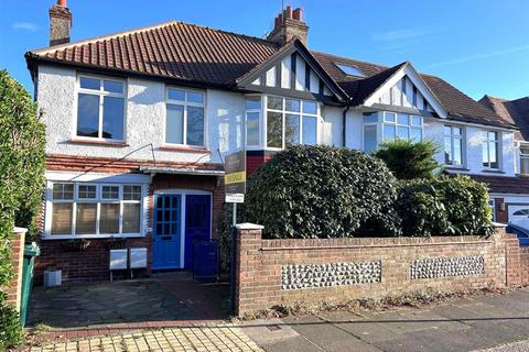 2 bedroom flat for sale, St. Leonards Gardens, Hove BN3