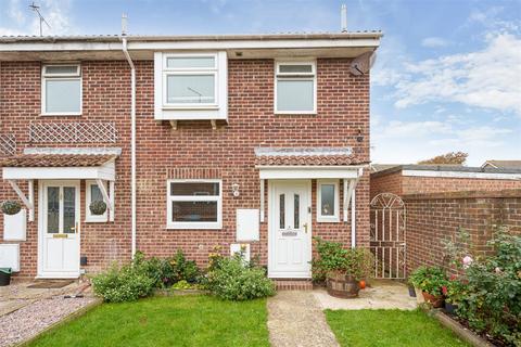 3 bedroom end of terrace house for sale, Mustang Close, Ford