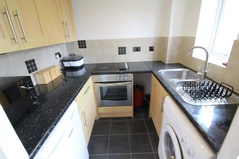 1 bedroom flat to rent, Percy Gardens, Worcester Park KT4