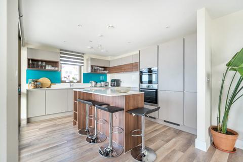 3 bedroom flat for sale, West Parade, West Sussex BN11