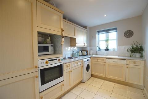 2 bedroom apartment to rent, Birch End, Warwick