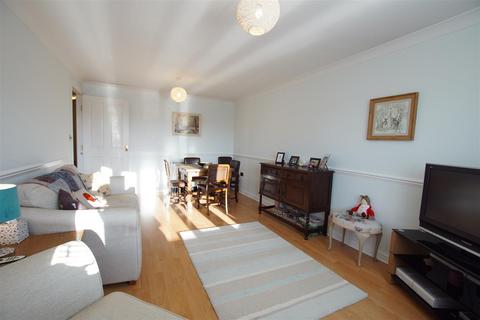 2 bedroom apartment to rent, Birch End, Warwick