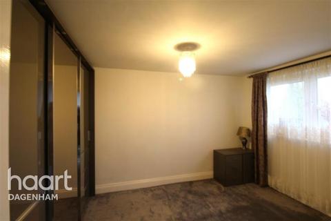 3 bedroom maisonette to rent, Terling Road Dagenham