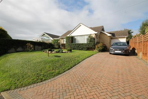 2 bedroom detached bungalow to rent, Moor Lane, Brighstone