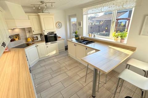 4 bedroom semi-detached house for sale, Moor Close, North Shields, NE29