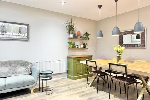 40 Azalea Close, London Colney, St Albans, AL2 1UA