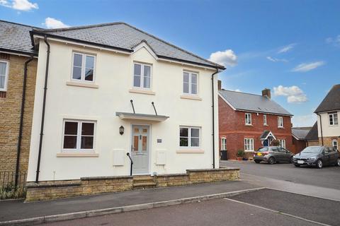 4 bedroom end of terrace house for sale, Casterbridge Way, Gillingham