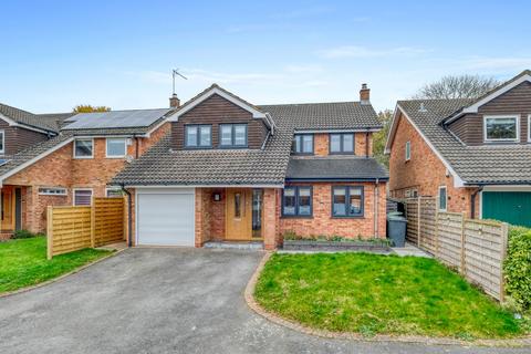 4 bedroom detached house for sale, Lechlade Close, Church Hill North, Redditch, B98 8RN