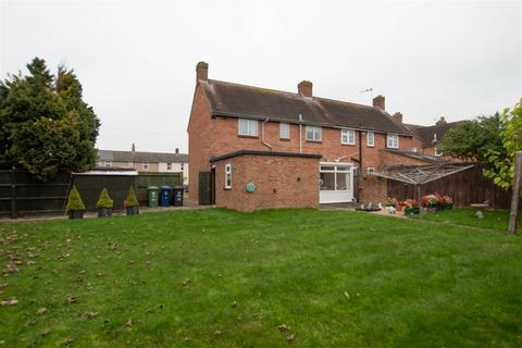 3 bedroom semi-detached house to rent, Medcalfe Way, Melbourn SG8