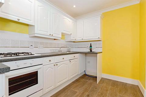 2 bedroom flat for sale, Heene Terrace, Worthing