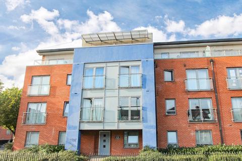 2 bedroom apartment for sale, Cleeve Way, Sutton SM1