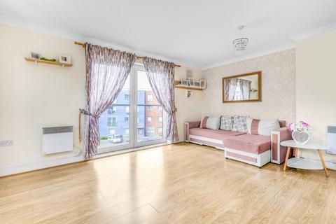 2 bedroom apartment for sale, Cleeve Way, Sutton SM1