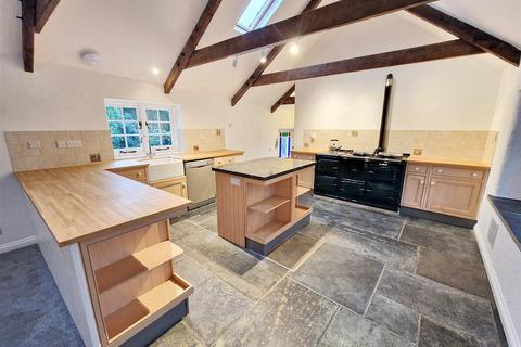 1 bedroom barn conversion to rent, Ladock