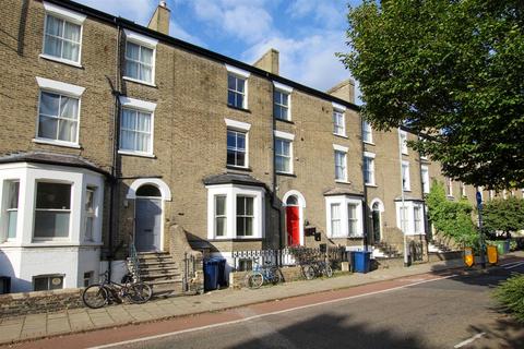 1 bedroom apartment to rent, Bateman Street, Cambridge CB2