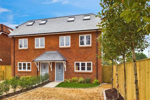 4 bedroom semi-detached house for sale, Fair Oaks Grove, Little London, Tadley, Hampshire, RG26