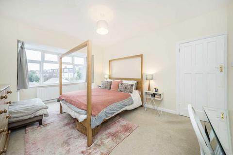 3 bedroom house to rent, Cambridge Crescent, Teddington TW11