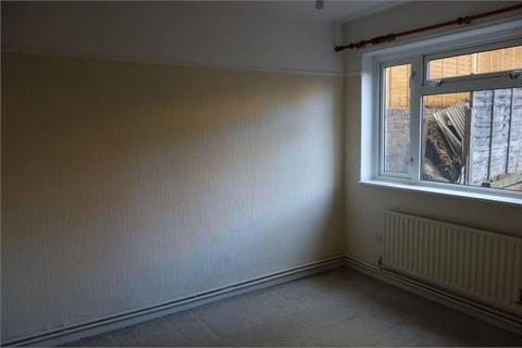 2 bedroom maisonette to rent, Trenholme Terrace, London