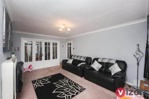 4 bedroom terraced house for sale, Ferney Hill Avenue, Redditch